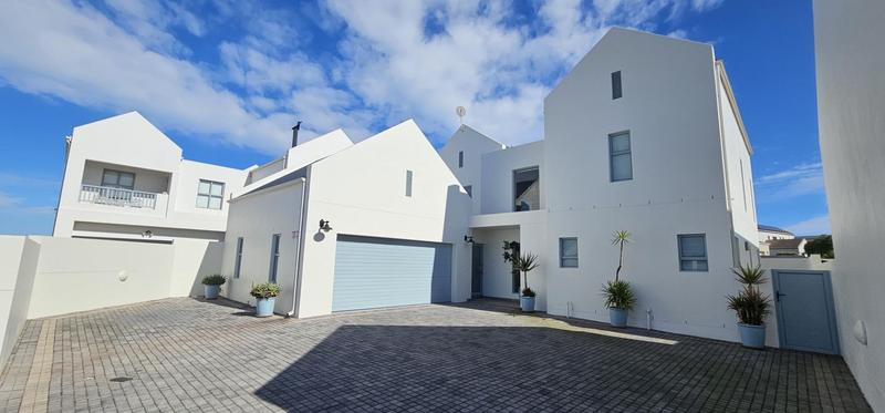 4 Bedroom Property for Sale in Blue Lagoon Western Cape